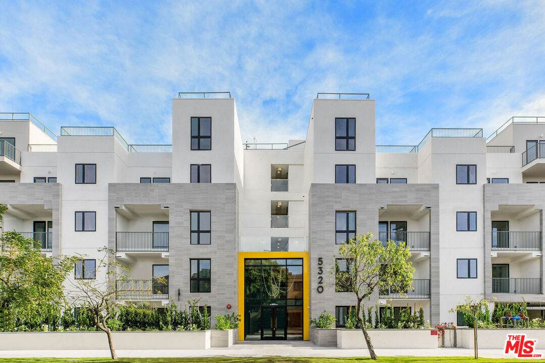 5320 Cartwright Ave - Photo 1