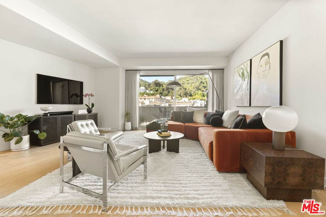 7250 Franklin Ave - Photo 1