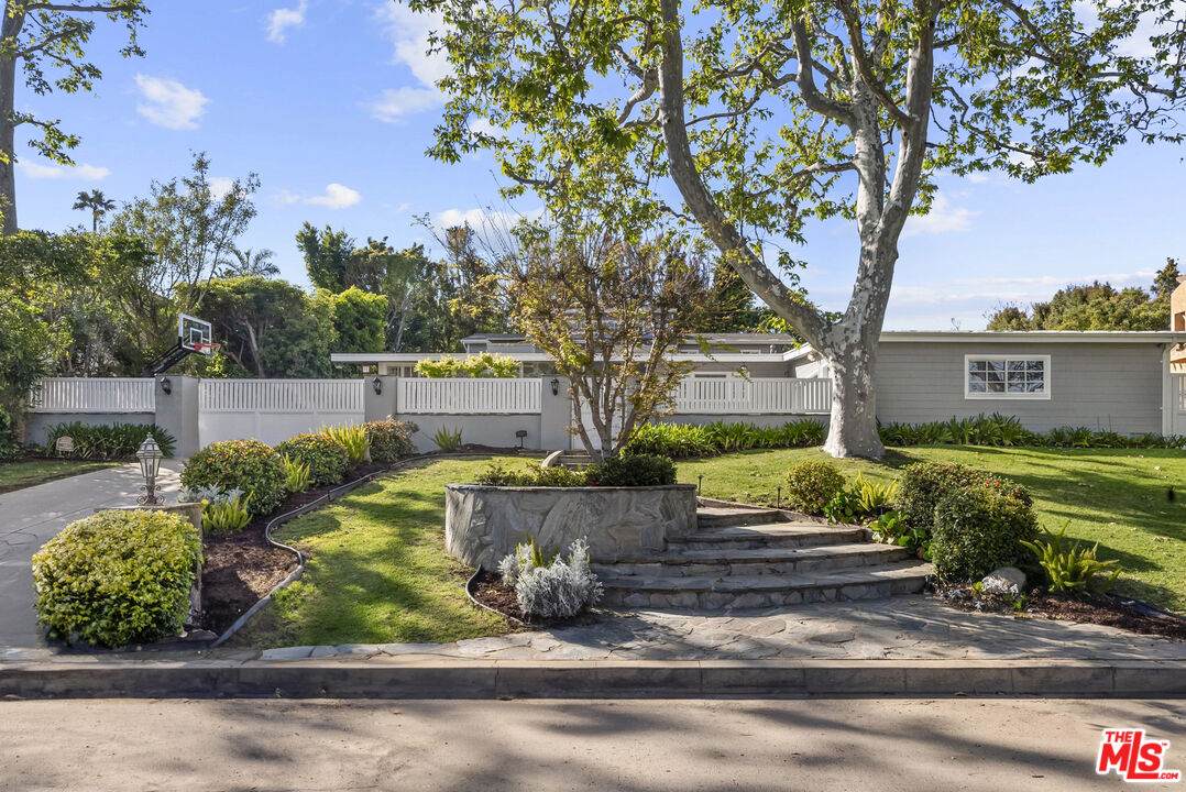 1233 Corsica Dr - Photo 1