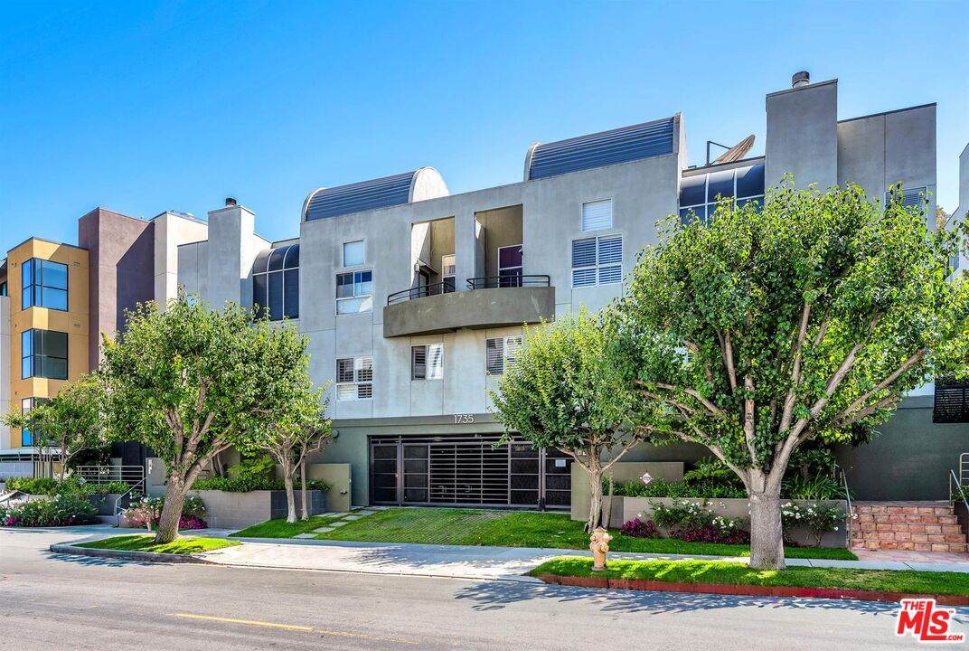 1735 Malcolm Ave - Photo 1