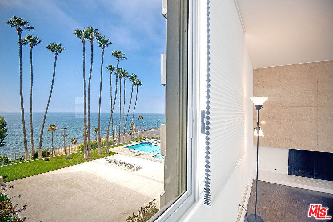 17366 Sunset Blvd - Photo 1