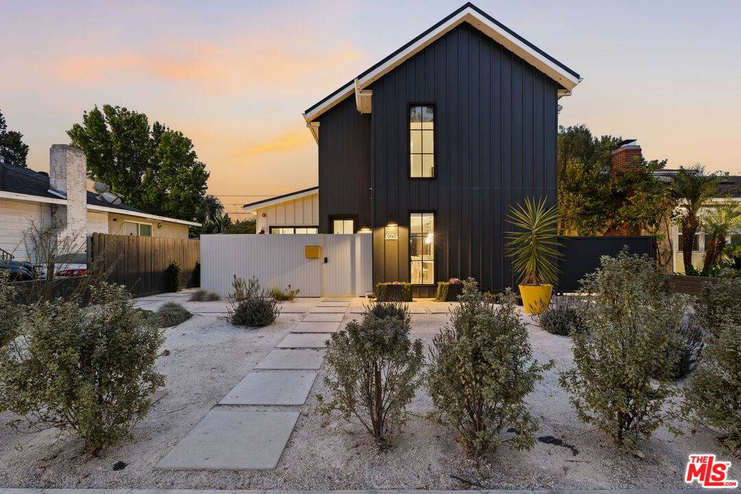 4034 Coolidge Ave - Photo 1