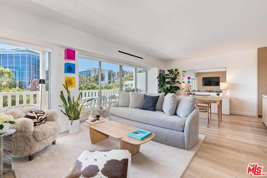 999 Doheny Dr - Photo 1