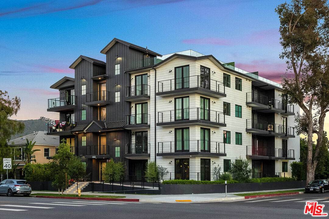 10352 Riverside Dr - Photo 1