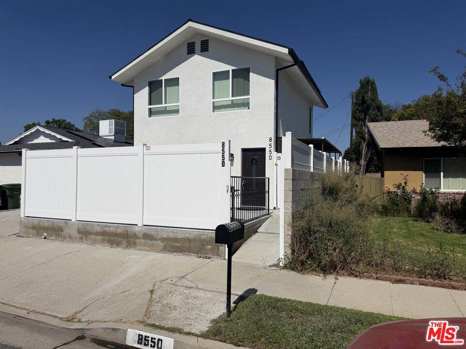 8550 Gloria Ave - Photo 1