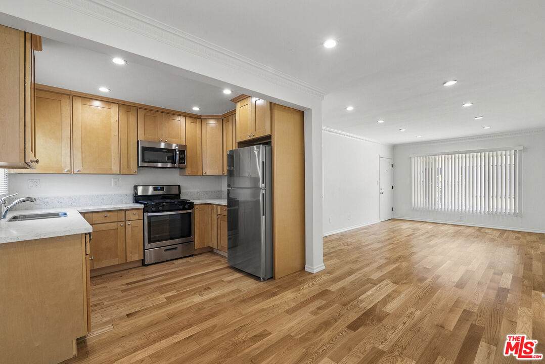1233 Harper Ave - Photo 1