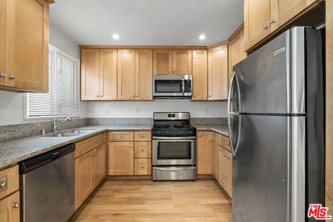 https://bt-photos.global.ssl.fastly.net/carets/orig_boomver_1_26856531-2.jpg