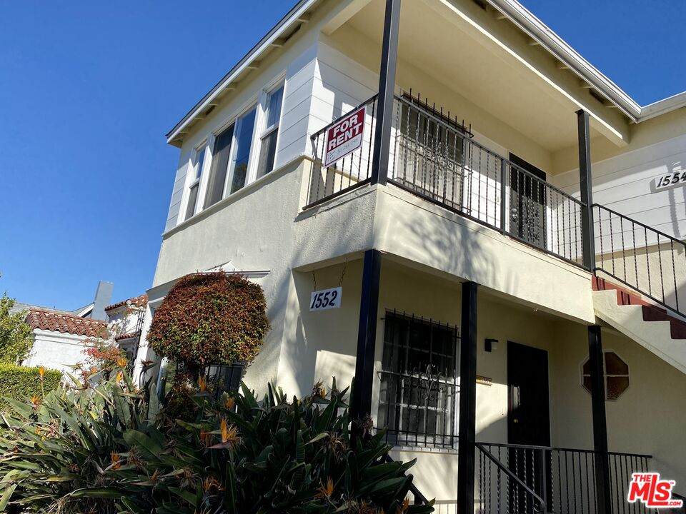 1554 Stanley Ave - Photo 1