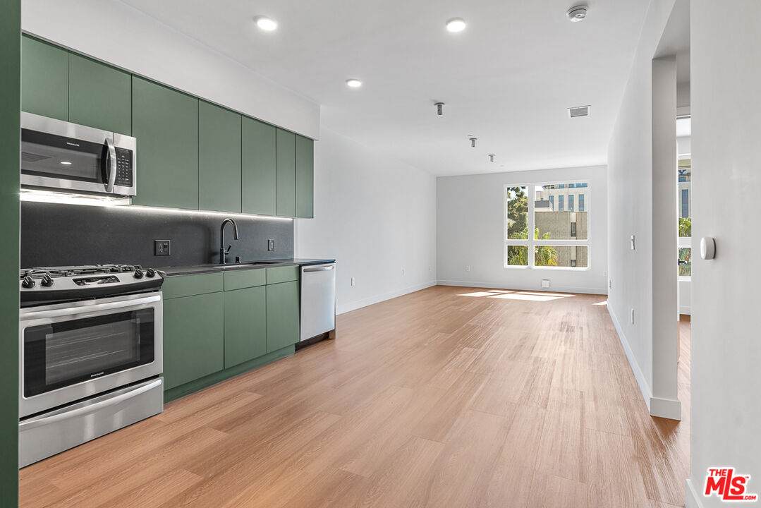 10601 Washington Blvd - Photo 1