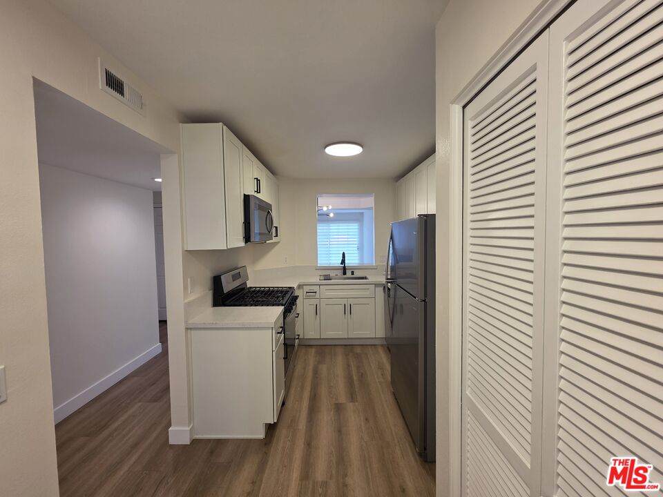 535 4th St - Photo 1