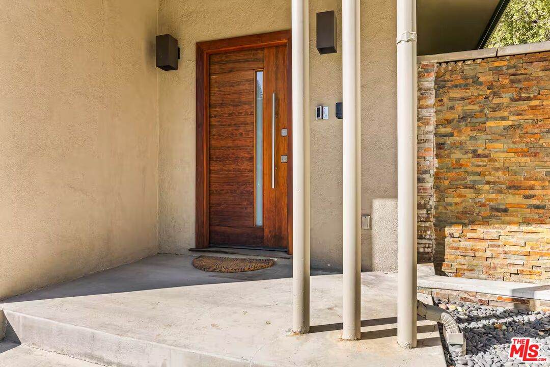 https://bt-photos.global.ssl.fastly.net/carets/orig_boomver_1_26857417-2.jpg