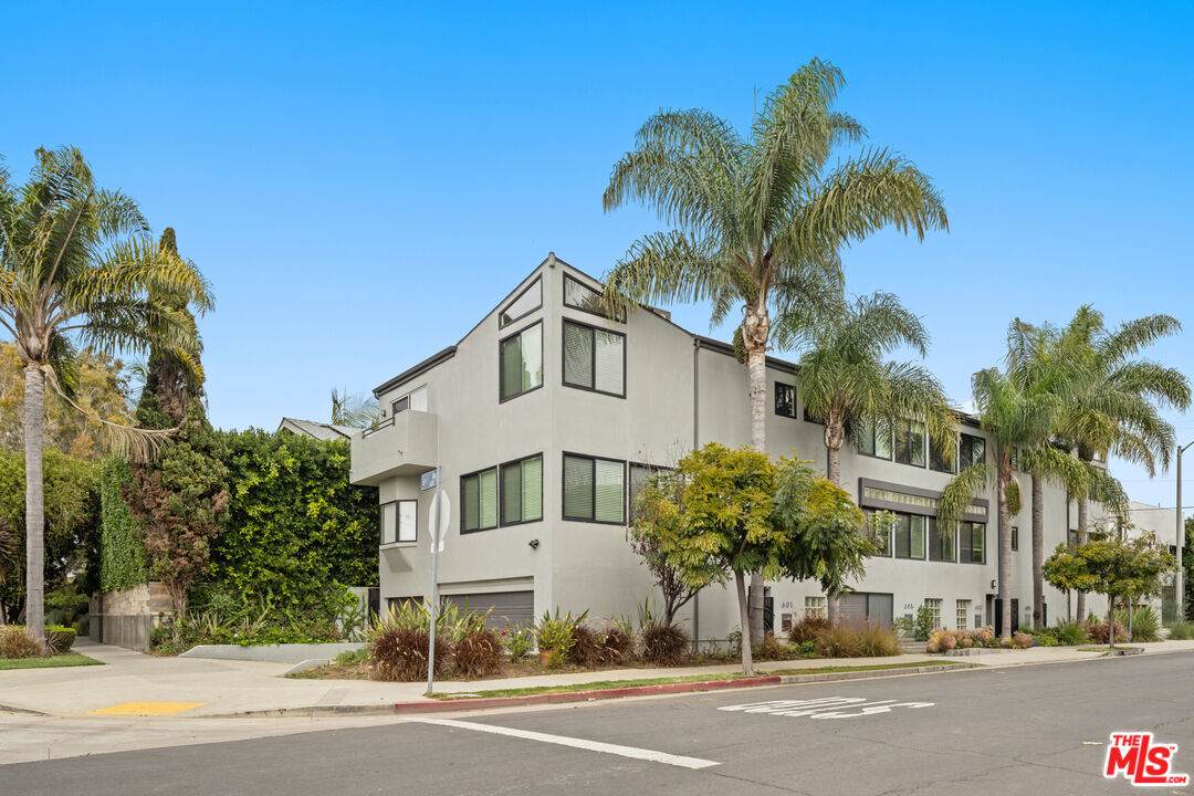 603 Vernon Ave - Photo 1