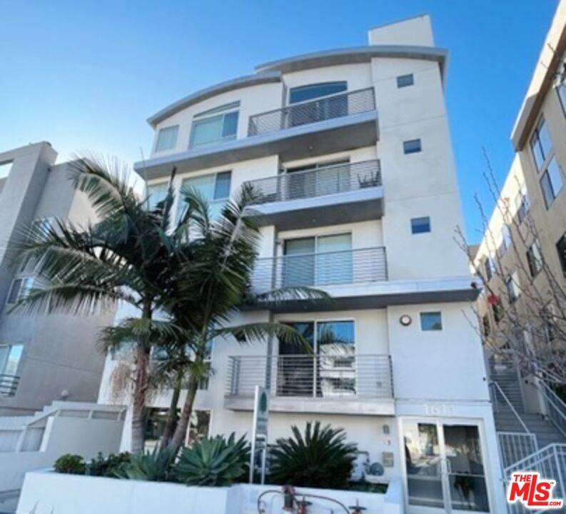 1611 Beverly Glen - Photo 1