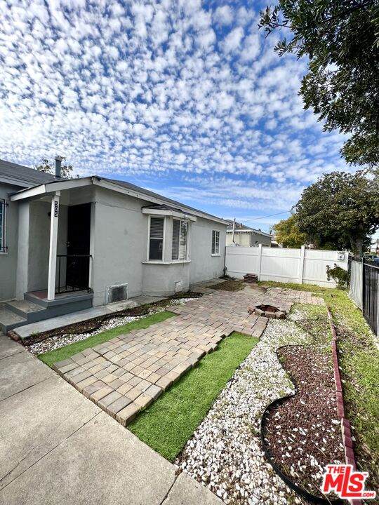 505 Edgewood St - Photo 1