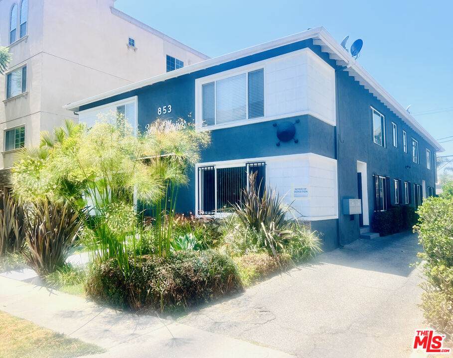 853 Hudson Ave - Photo 1