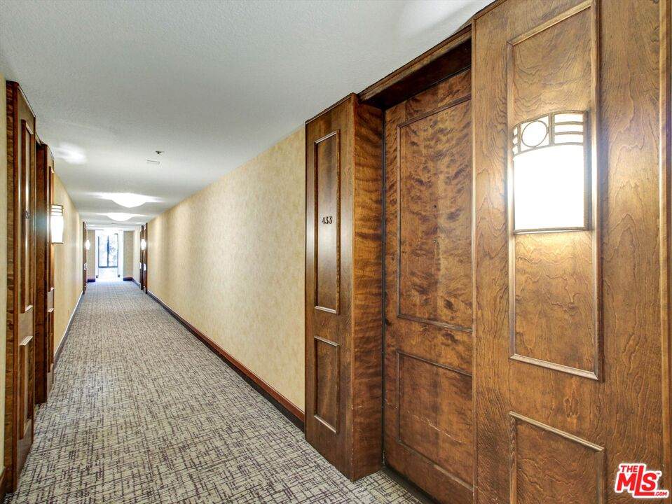 121 Hope St - Photo 1