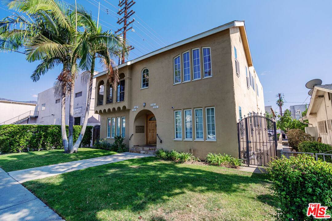 1056 Winchester Ave - Photo 1