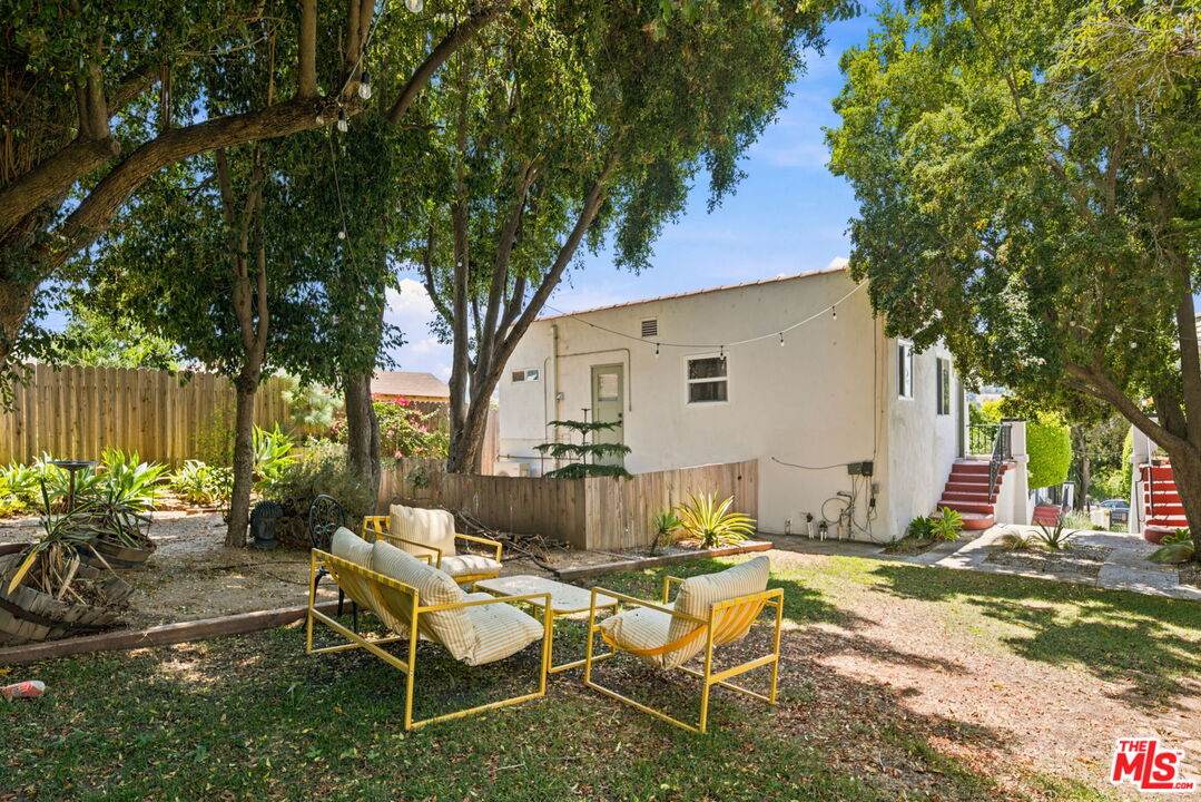 257 Isabel St - Photo 1