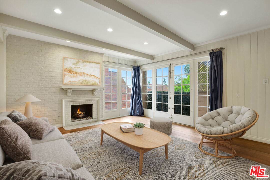1260 Beverly Glen Blvd - Photo 1