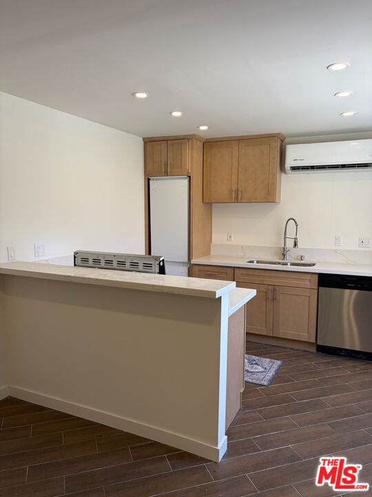 64285 Spyglass Ave - Photo 1