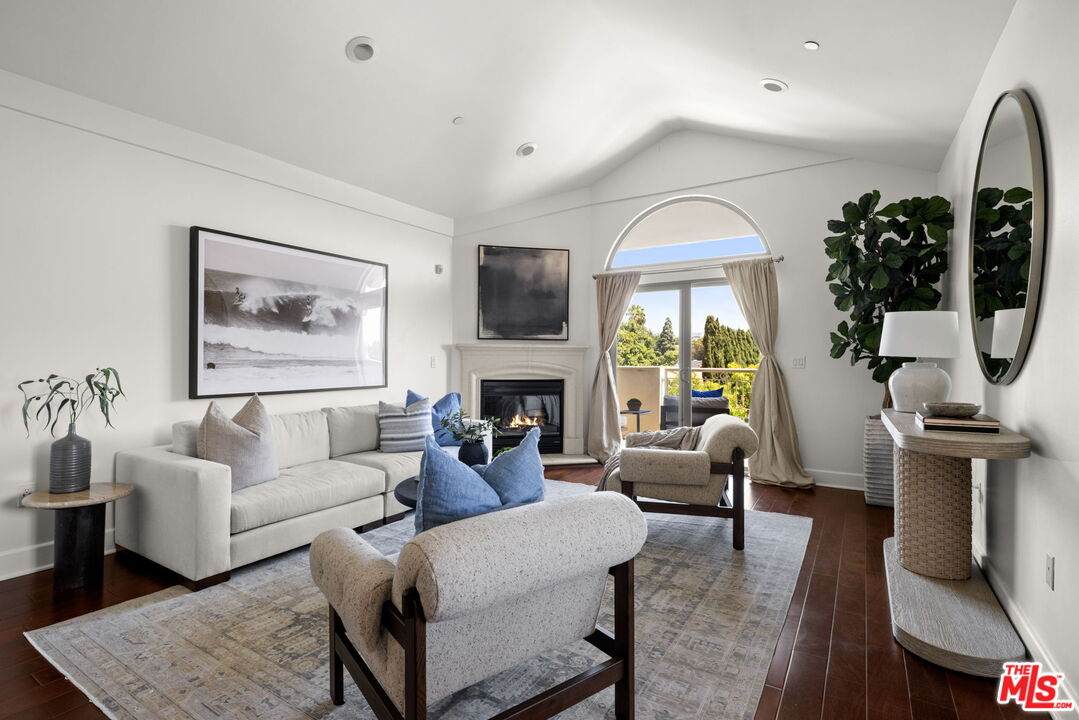 1409 Armacost Ave - Photo 1