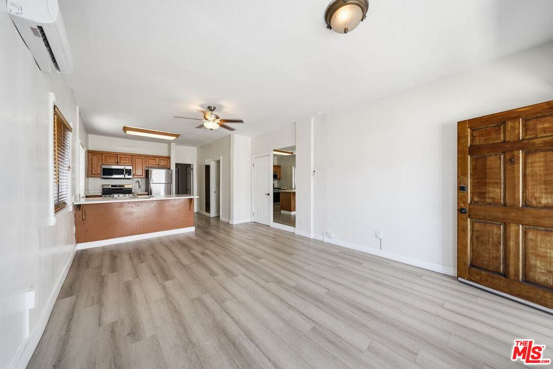 5754 Melrose Ave - Photo 1