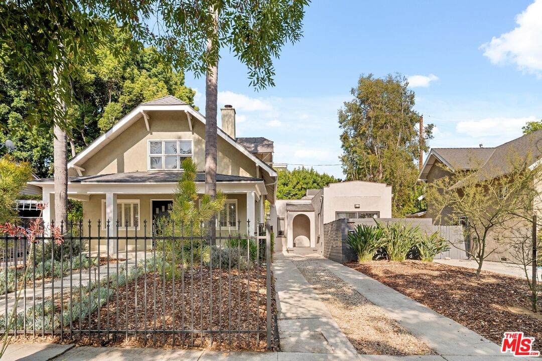 1322 Cherokee Ave - Photo 1