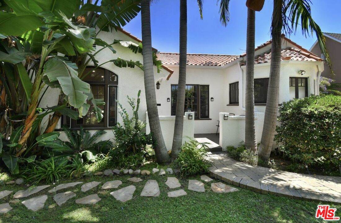 8704 Ashcroft Ave - Photo 1