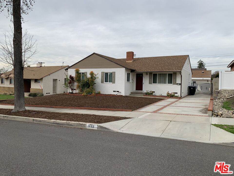 649 Tufts Ave - Photo 1