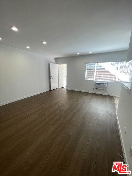 744 Pier Ave - Photo 1