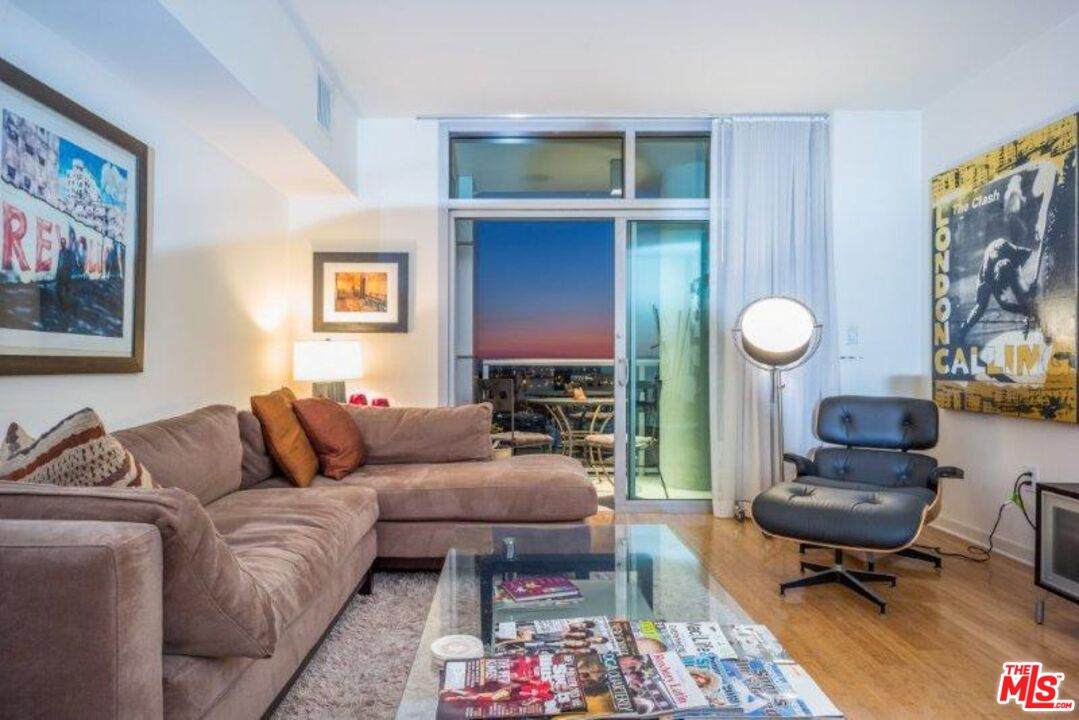 13700 Marina Pointe Dr - Photo 1