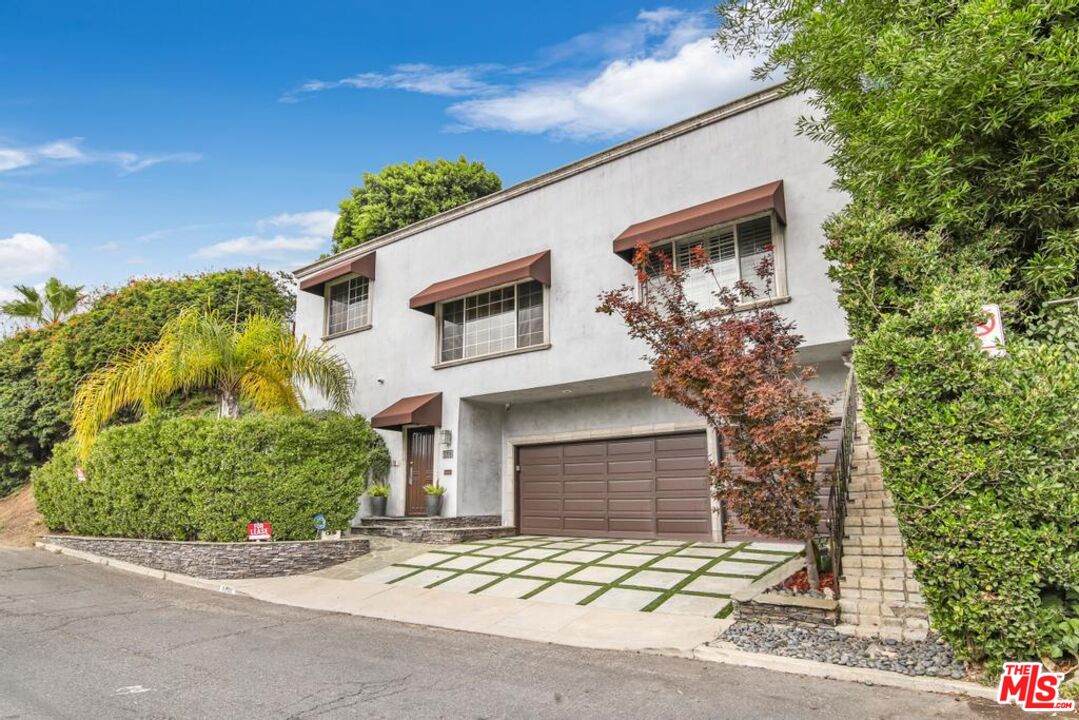 3200 Primera Ave - Photo 1