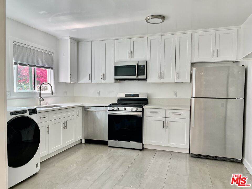 629 Hardin Dr - Photo 1