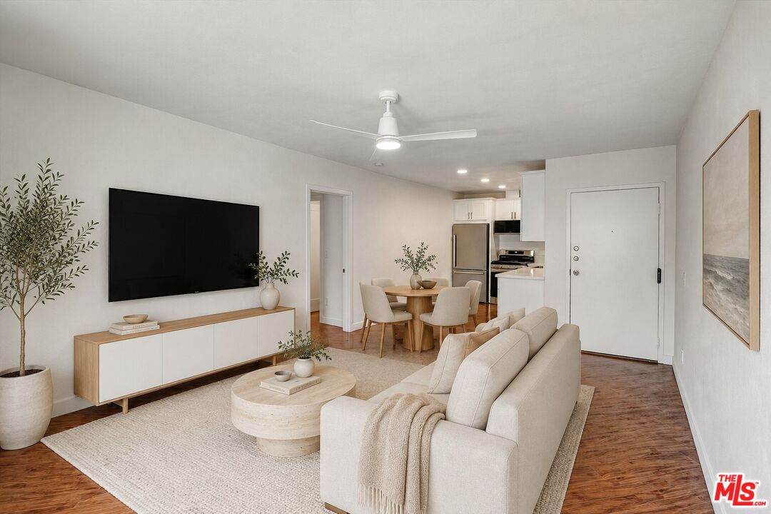 4506 Saugus Ave - Photo 1