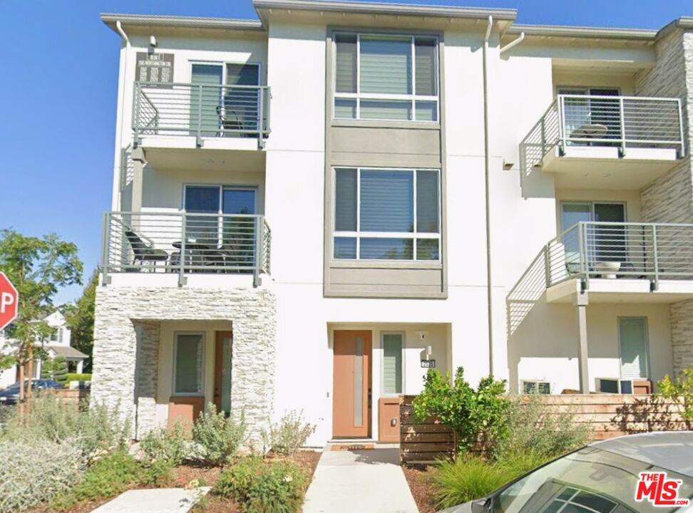 2035 Worthington Cir - Photo 1