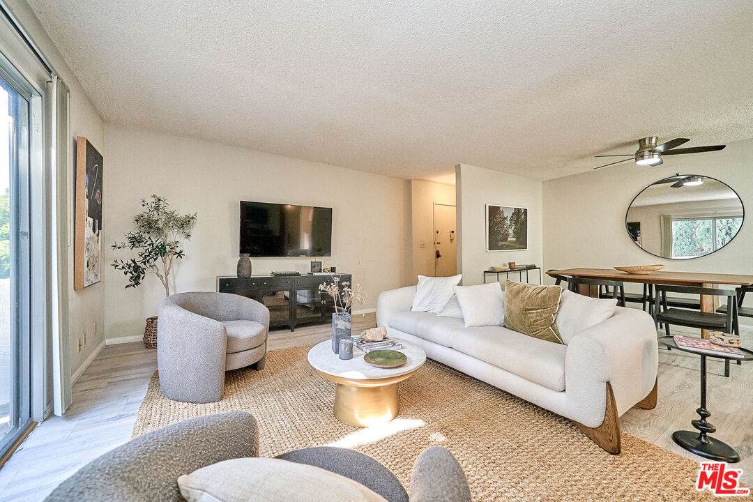 5437 Corteen Pl - Photo 1