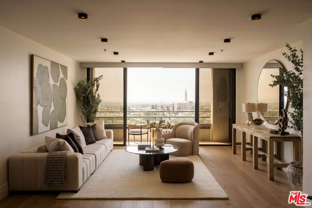 10660 Wilshire Blvd - Photo 1