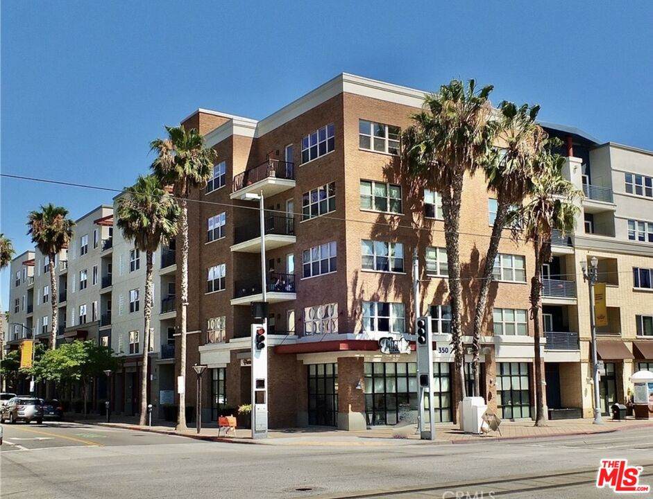 300 4th St - Photo 1