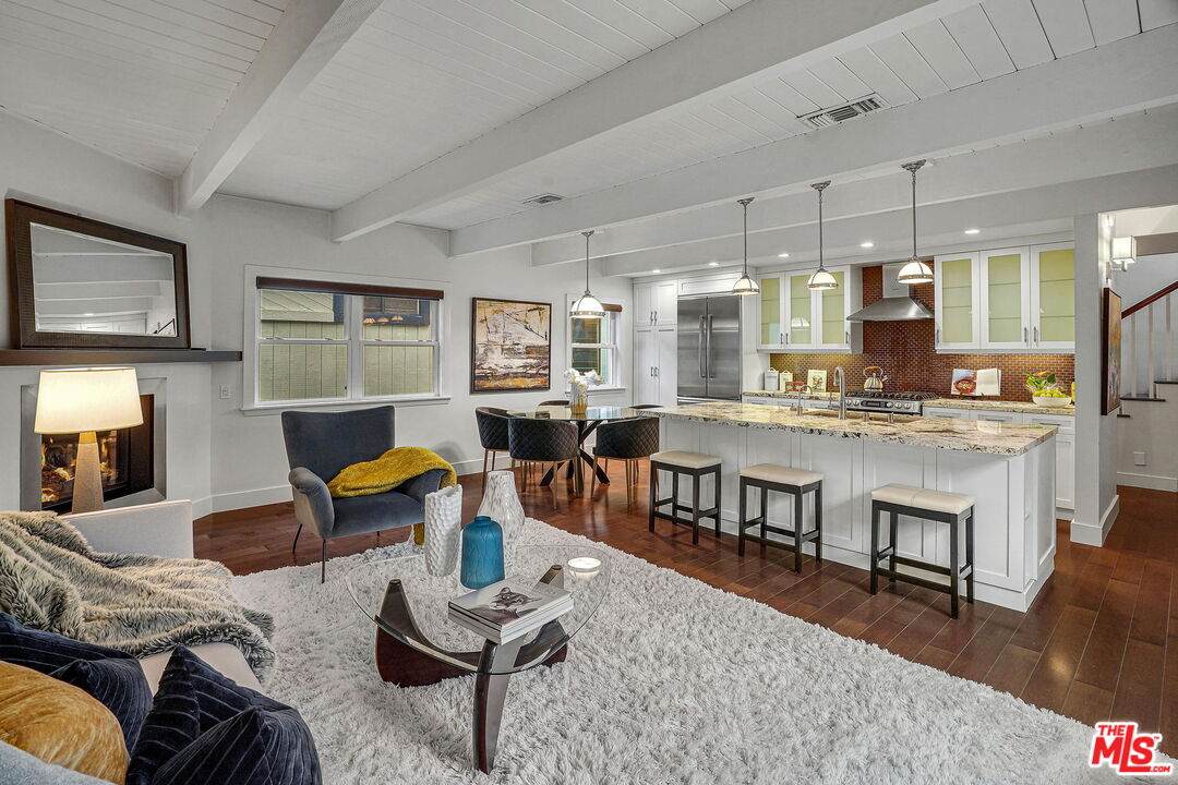 1100 Beverly Glen Blvd - Photo 1