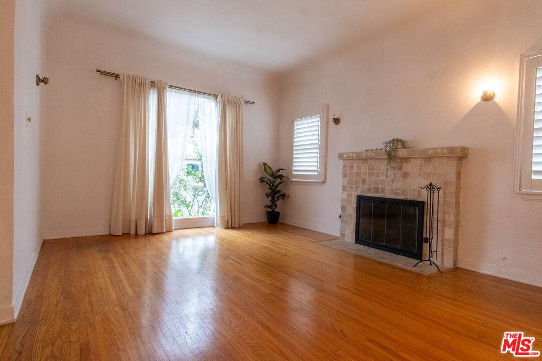 8714 Wilton Pl - Photo 1
