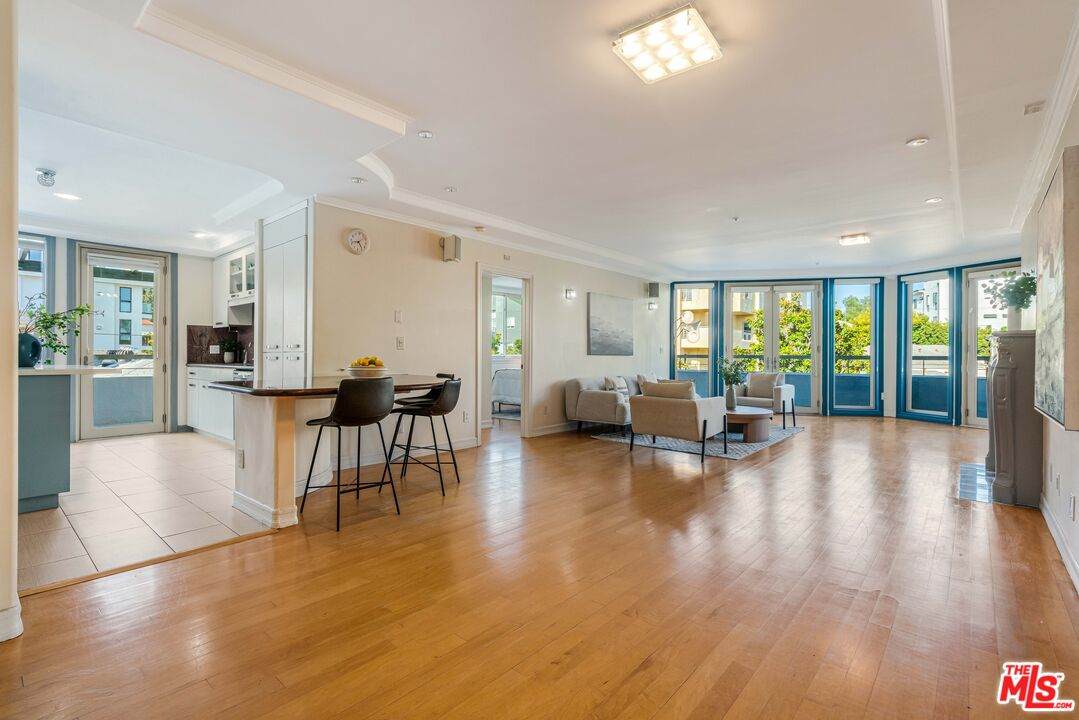 1645 Malcolm Ave - Photo 1