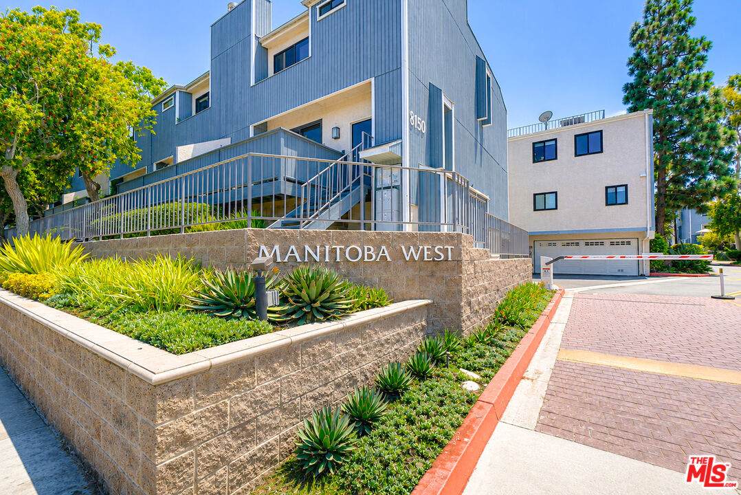 8162 Manitoba St - Photo 1