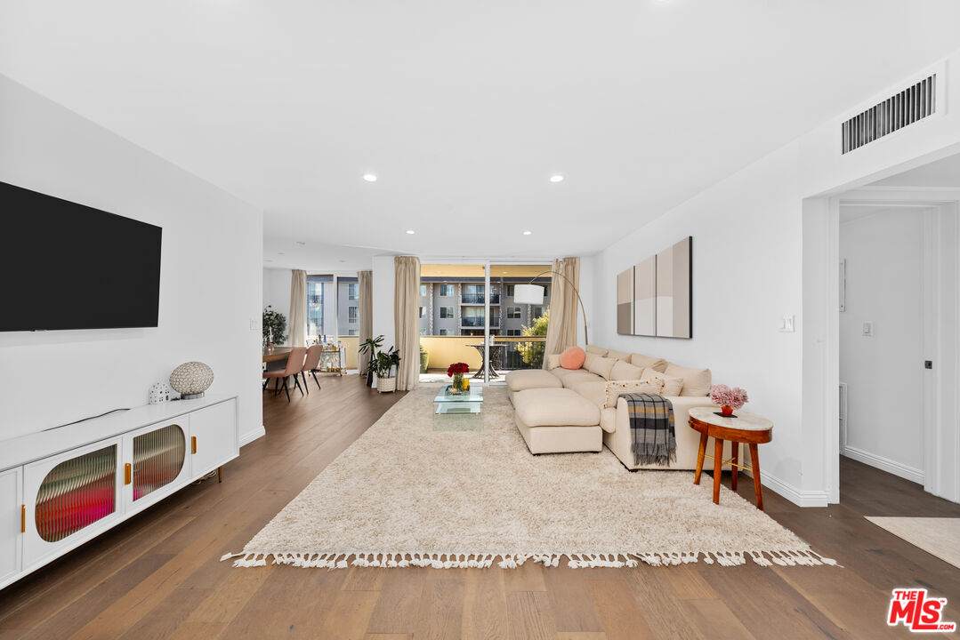 11970 Montana Ave - Photo 1