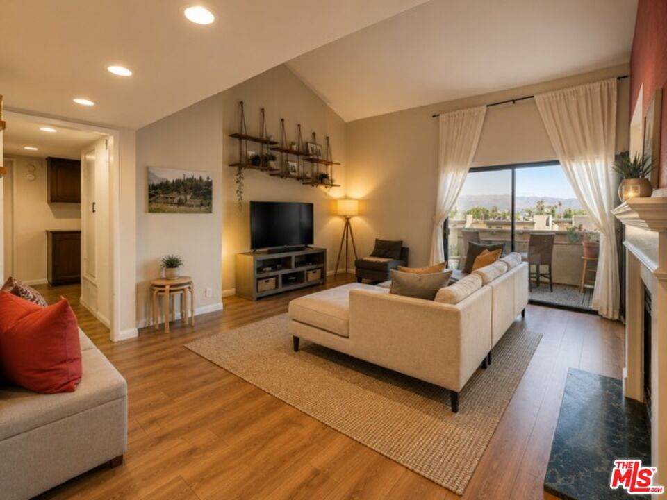 7625 Reseda Blvd - Photo 1