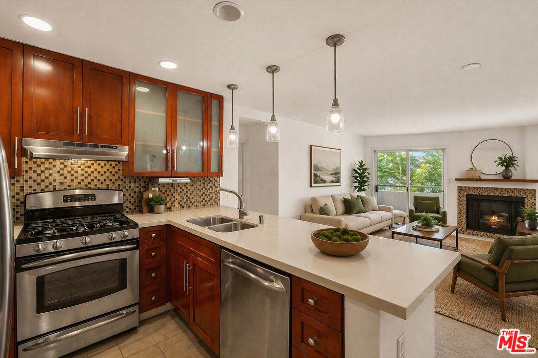 4702 Fulton Ave - Photo 1