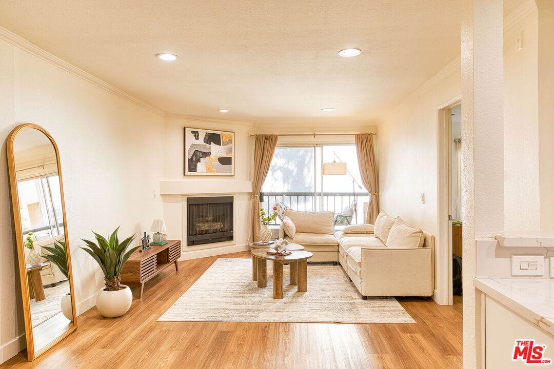 5510 Owensmouth Ave - Photo 1