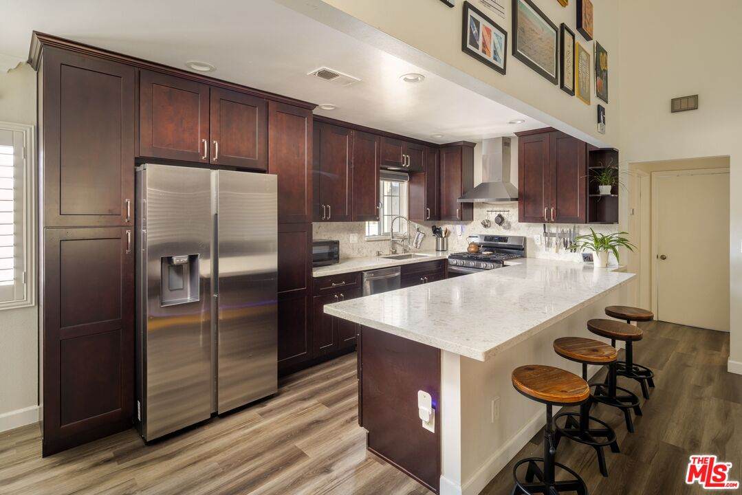 718 Raymond Ave - Photo 1