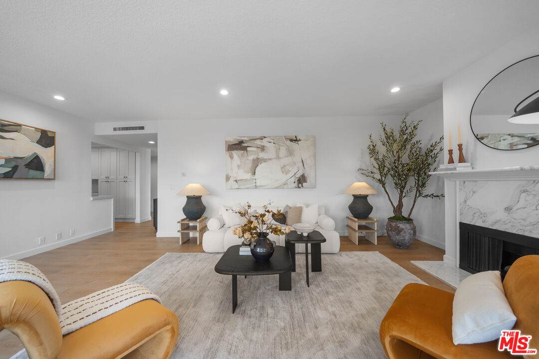 4477 Wilshire Blvd - Photo 1