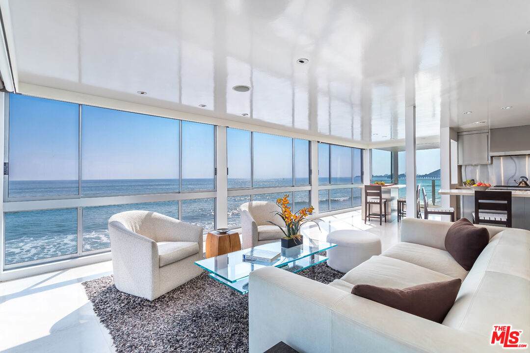 22548 Pacific Coast Hwy - Photo 1