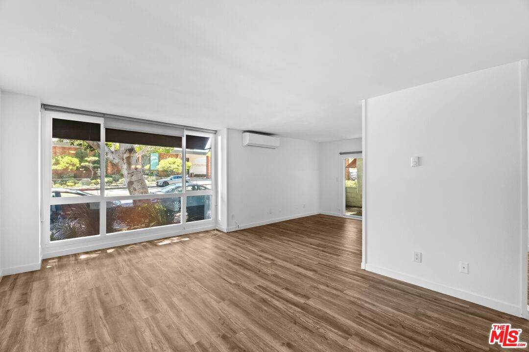4900 Overland Ave - Photo 1